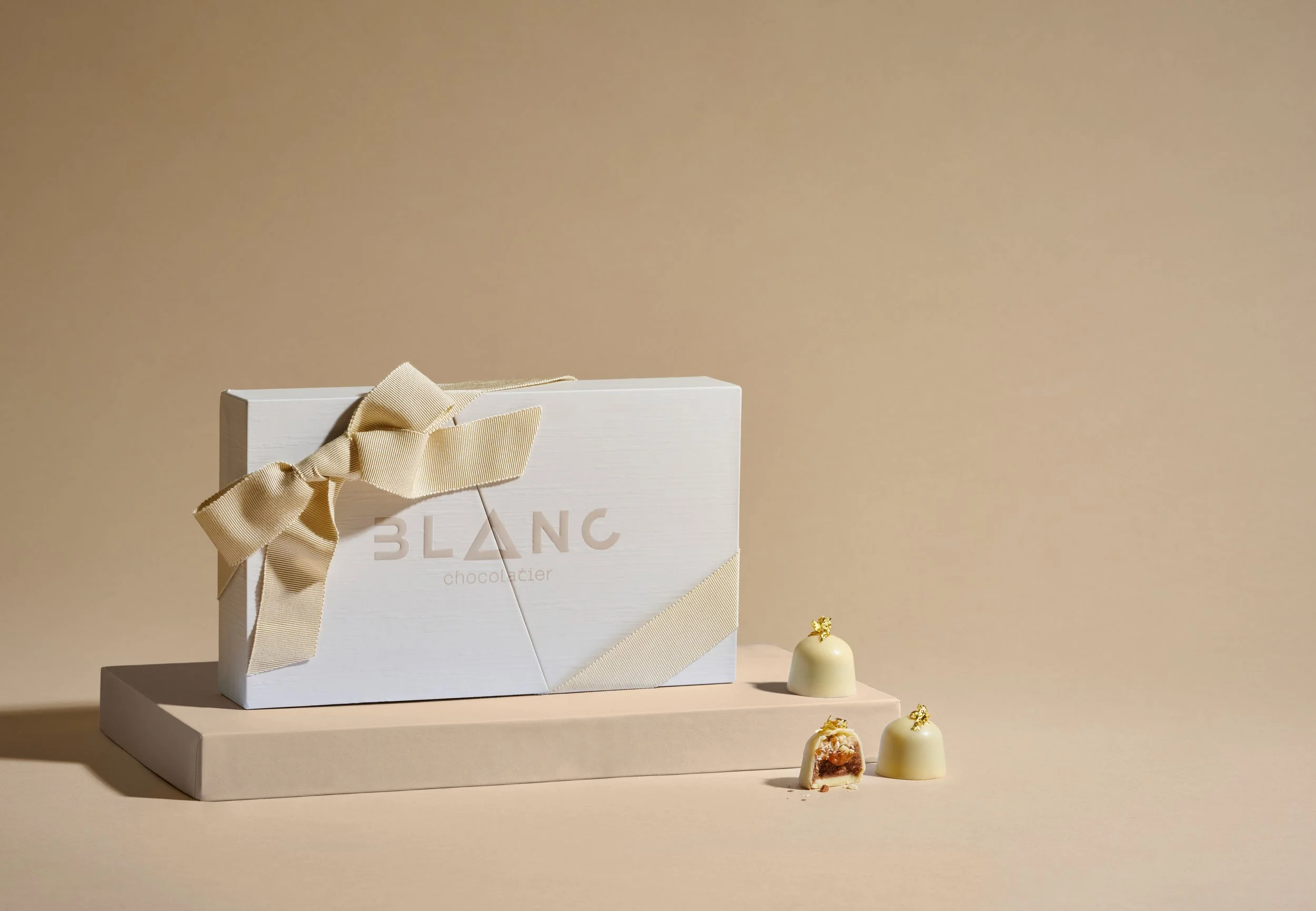 Blanc Chocolate Truffles, 8 pc. — Blanc Chocolatier